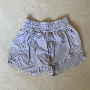 Lululemon Tracker Off White Shorts